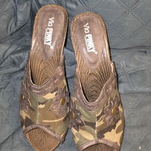 Pinky Women's Camouflage Slip-On Mules with Brown Floral Accents